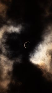 Preview wallpaper moon, clouds, night, dark
