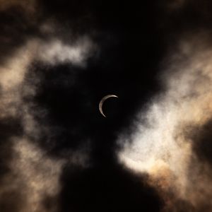 Preview wallpaper moon, clouds, night, dark
