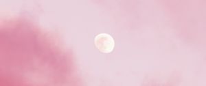 Preview wallpaper moon, clouds, pink, sky
