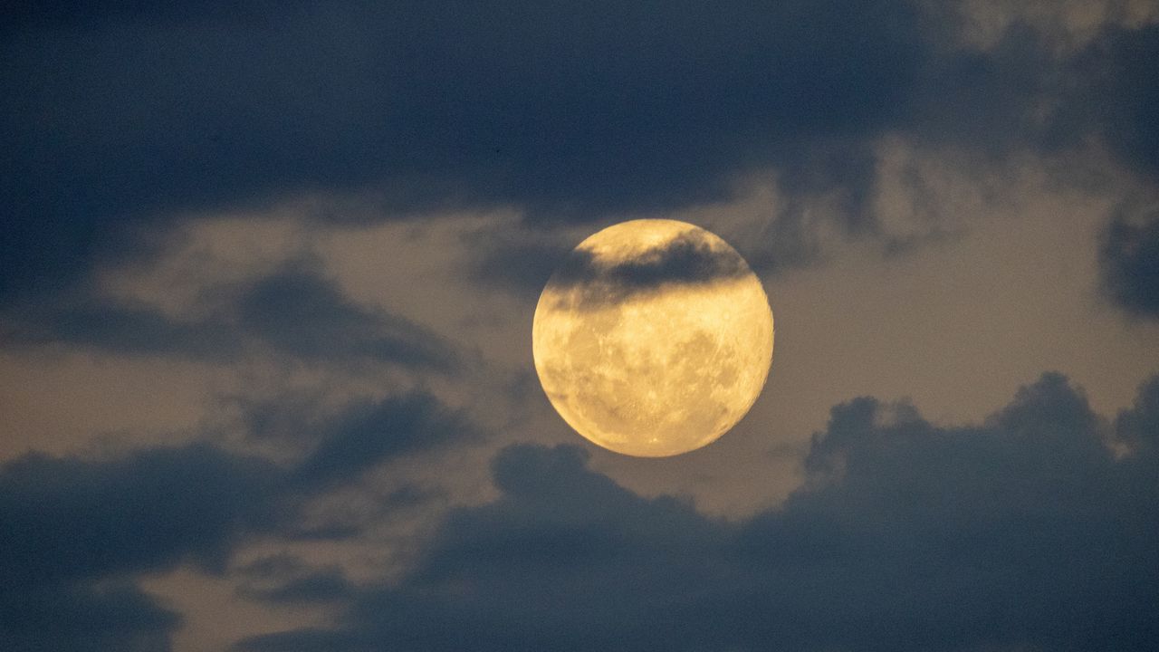 Wallpaper moon, clouds, sky, light, night, dark
