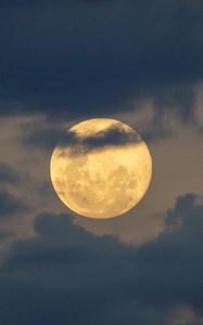 Preview wallpaper moon, clouds, sky, light, night, dark