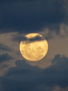 Preview wallpaper moon, clouds, sky, light, night, dark