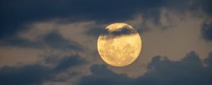 Preview wallpaper moon, clouds, sky, light, night, dark
