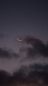 Preview wallpaper moon, clouds, sky, dusk
