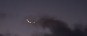 Preview wallpaper moon, clouds, sky, dusk