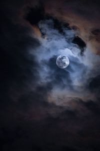Preview wallpaper moon, clouds, sky, light, night