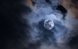 Preview wallpaper moon, clouds, sky, light, night