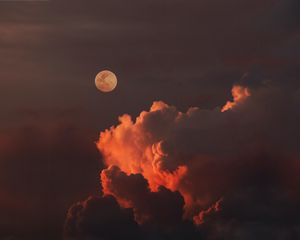 Preview wallpaper moon, clouds, sky, twilight, dark
