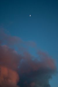 Preview wallpaper moon, clouds, sky, twilight, blue