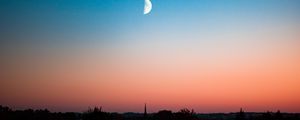 Preview wallpaper moon, evening, city, sky, horizon