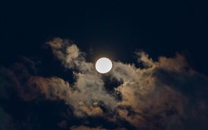 Preview wallpaper moon, full moon, clouds, sky, night, dark