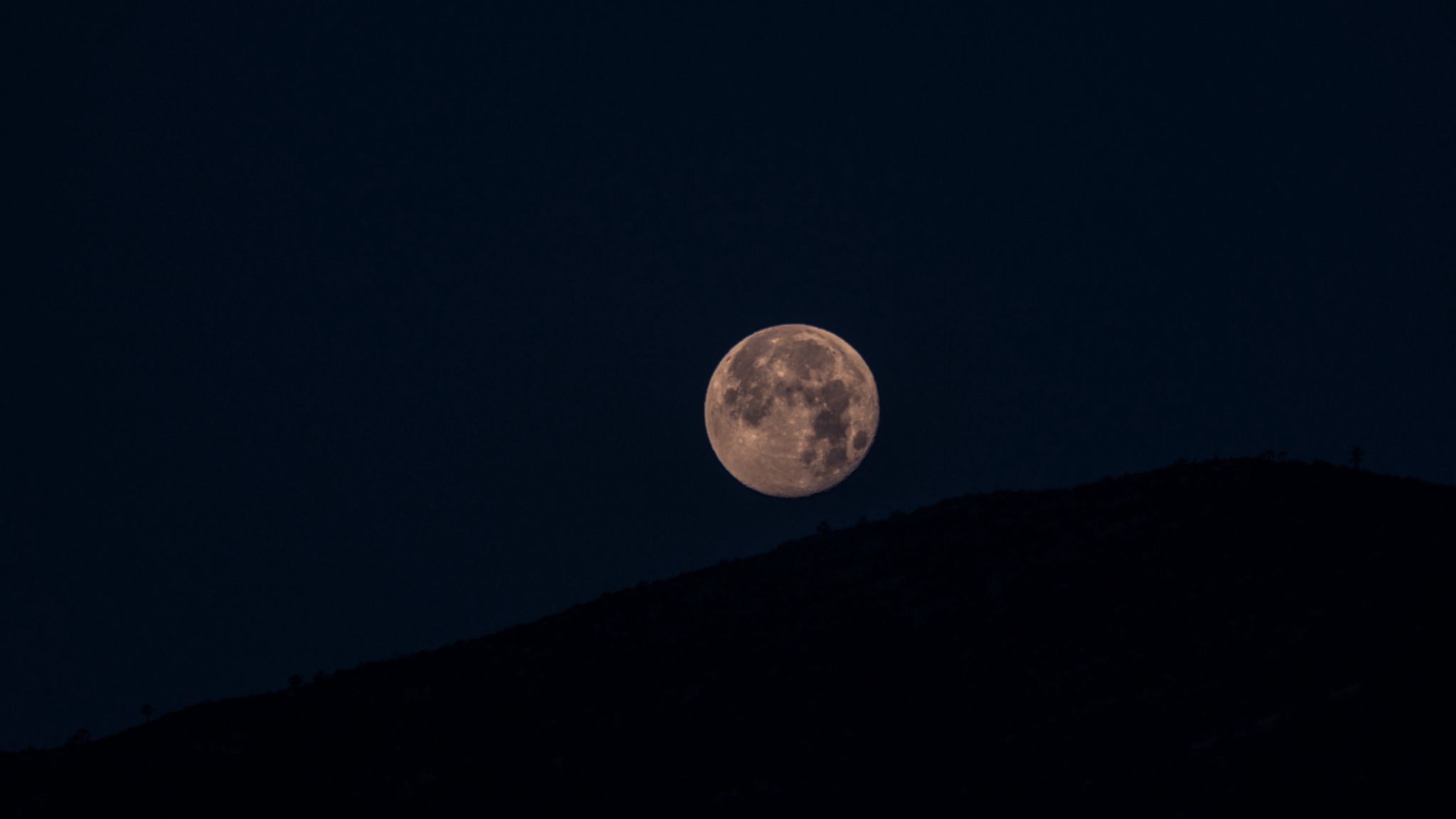 Download wallpaper 2048x1152 moon, full moon, hill, night ultrawide