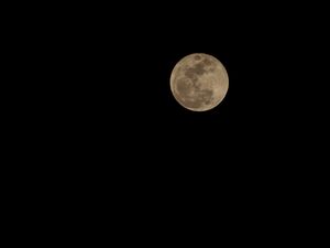 Preview wallpaper moon, full moon, night, dark, black