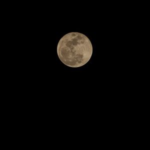 Preview wallpaper moon, full moon, night, dark, black