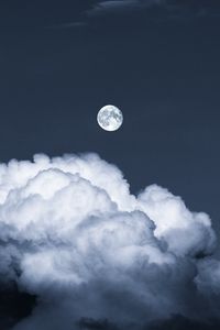 Preview wallpaper moon, fullmoon, clouds, night