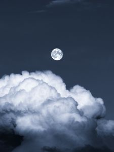 Preview wallpaper moon, fullmoon, clouds, night