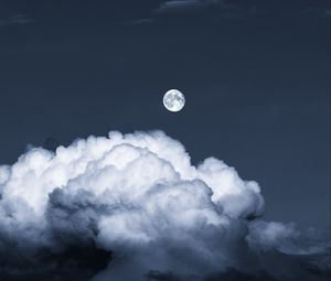 Preview wallpaper moon, fullmoon, clouds, night