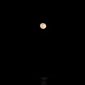Preview wallpaper moon, lake, night, darkness, black