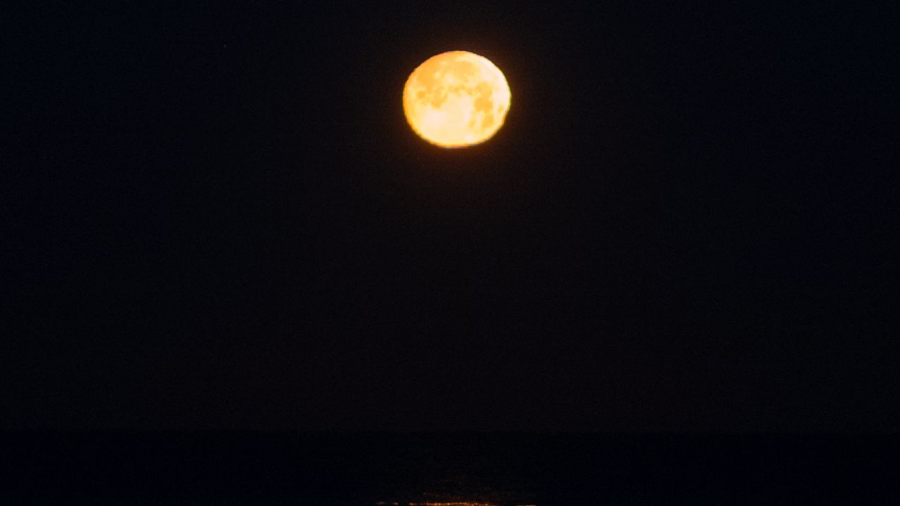 Wallpaper moon, light, sea, night, dark
