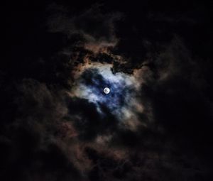 Preview wallpaper moon, night, clouds