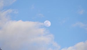 Preview wallpaper moon, rocks, dusk, evening, slope