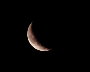 Preview wallpaper moon, shadow, night, dark, sky
