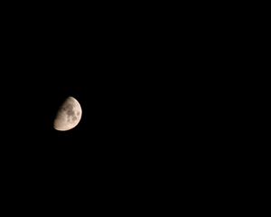 Preview wallpaper moon, shadow, night, black, sky