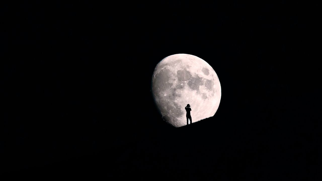 Wallpaper moon, silhouette, photographer, night, black