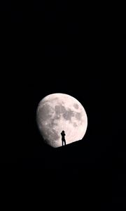 Preview wallpaper moon, silhouette, photographer, night, black