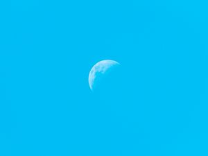 Preview wallpaper moon, sky, blue, minimalism