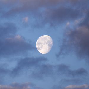 Preview wallpaper moon, sky, clouds