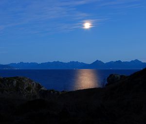 Preview wallpaper moon, sky, mountains, horizon