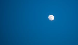 Preview wallpaper moon, sky, night, blue, minimalism