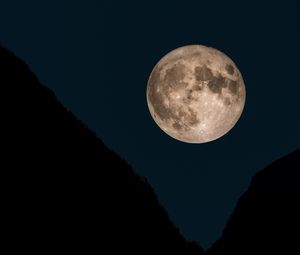 Preview wallpaper moon, slope, night