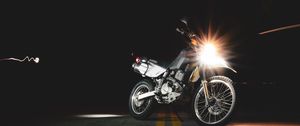 Preview wallpaper motorcycle, asphalt, headlights, light