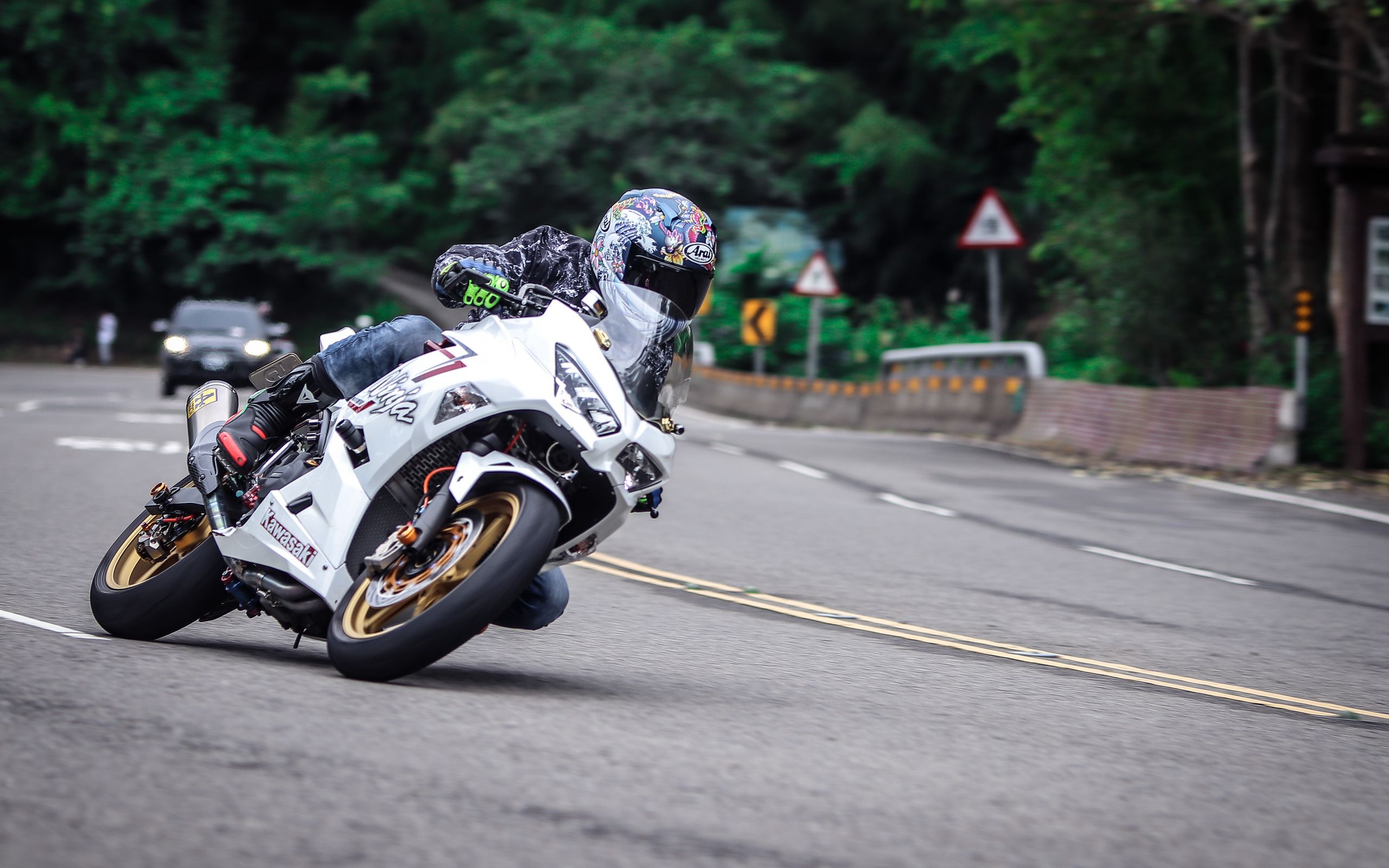 2560x1600 Wallpaper motorcycle, bike, biker, motorcyclist, track, slope