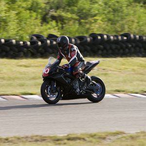 Preview wallpaper motorcycle, bike, black, motorcyclist, speed, race