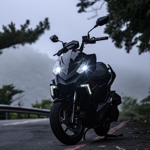 Preview wallpaper motorcycle, bike, black, headlights, light