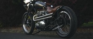Preview wallpaper motorcycle, bike, brown, chrome, road