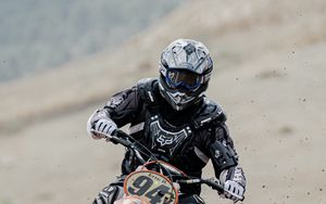 Preview wallpaper motorcycle, bike, front view, motorcyclist, helmet