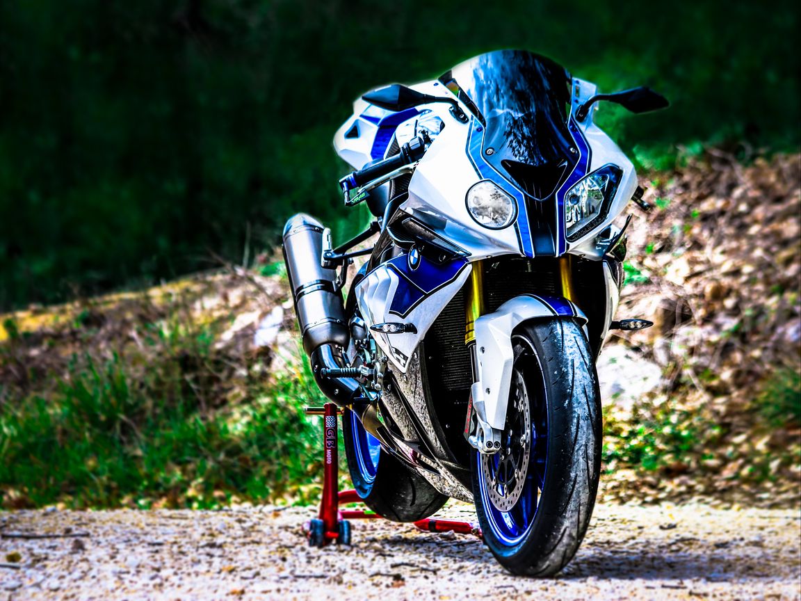 1152x864 Wallpaper motorcycle, bike, front view, blur