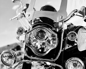 Preview wallpaper motorcycle, bike, headlight, black and white