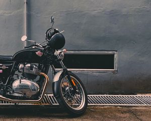 Preview wallpaper motorcycle, bike, helmet, black, side view