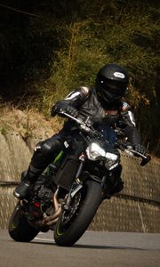 Preview wallpaper motorcycle, bike, helmet, motorcyclist, black