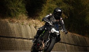 Preview wallpaper motorcycle, bike, helmet, motorcyclist, black