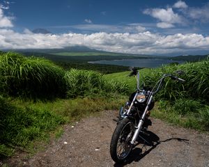 Preview wallpaper motorcycle, bike, lake, grass