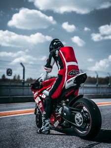 Preview wallpaper motorcycle, bike, motorcyclist, sports, racer