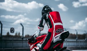 Preview wallpaper motorcycle, bike, motorcyclist, sports, racer