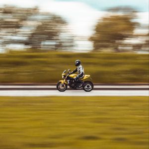 Preview wallpaper motorcycle, bike, motorcyclist, speed, movement