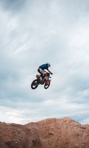 Preview wallpaper motorcycle, bike, motorcyclist, jump, trick, sand